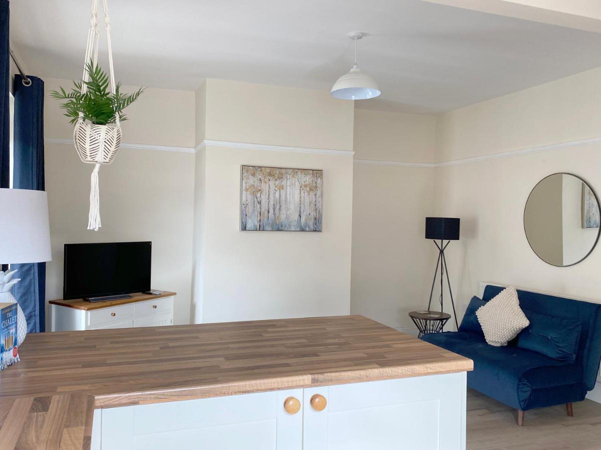 1 Ashford Road Guesthouse 레드힐 외부 사진