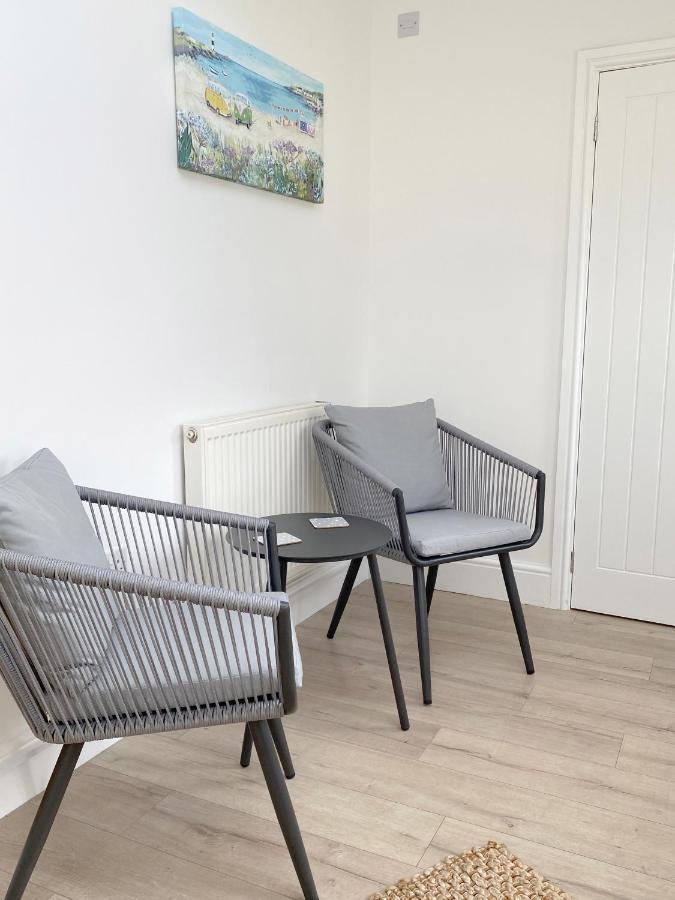 1 Ashford Road Guesthouse 레드힐 외부 사진