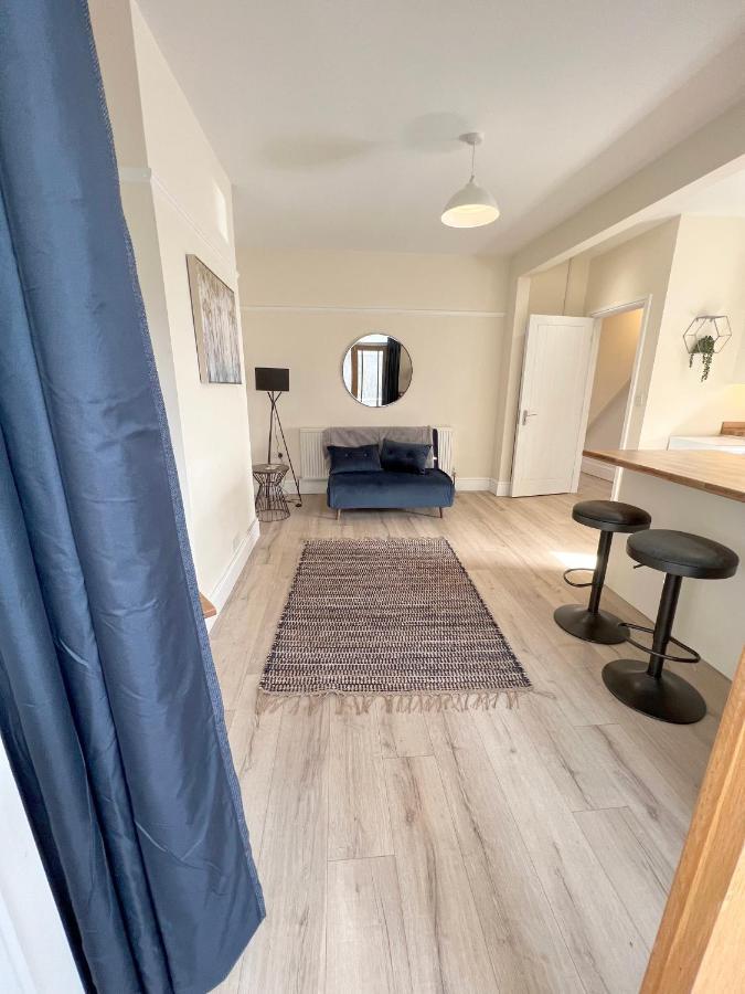 1 Ashford Road Guesthouse 레드힐 외부 사진