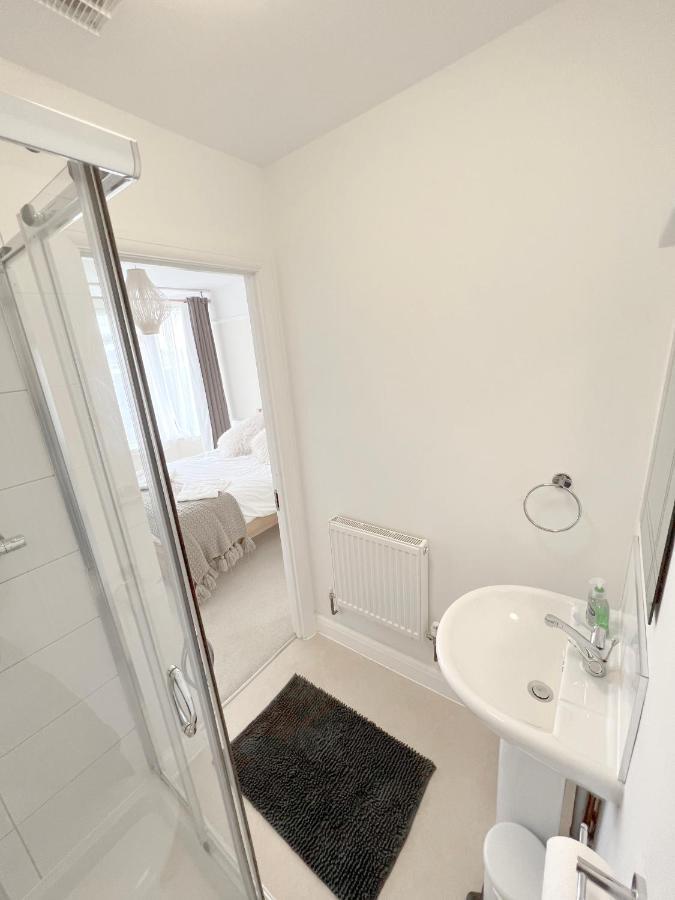 1 Ashford Road Guesthouse 레드힐 외부 사진