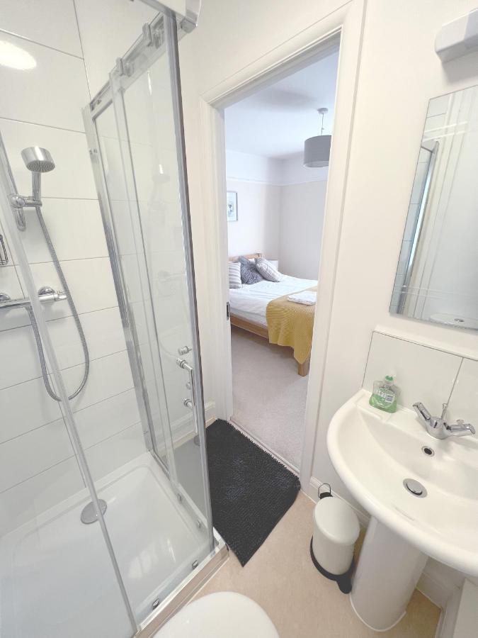 1 Ashford Road Guesthouse 레드힐 외부 사진