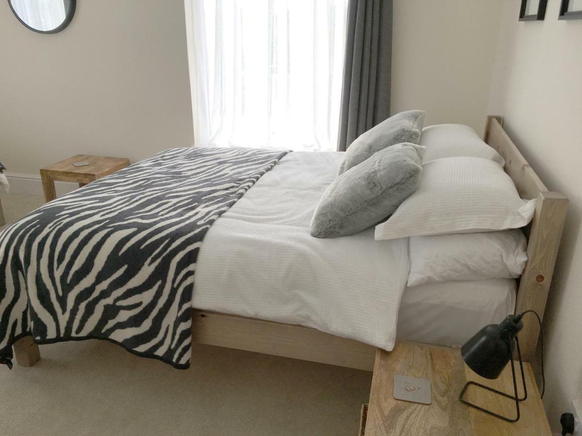 1 Ashford Road Guesthouse 레드힐 외부 사진