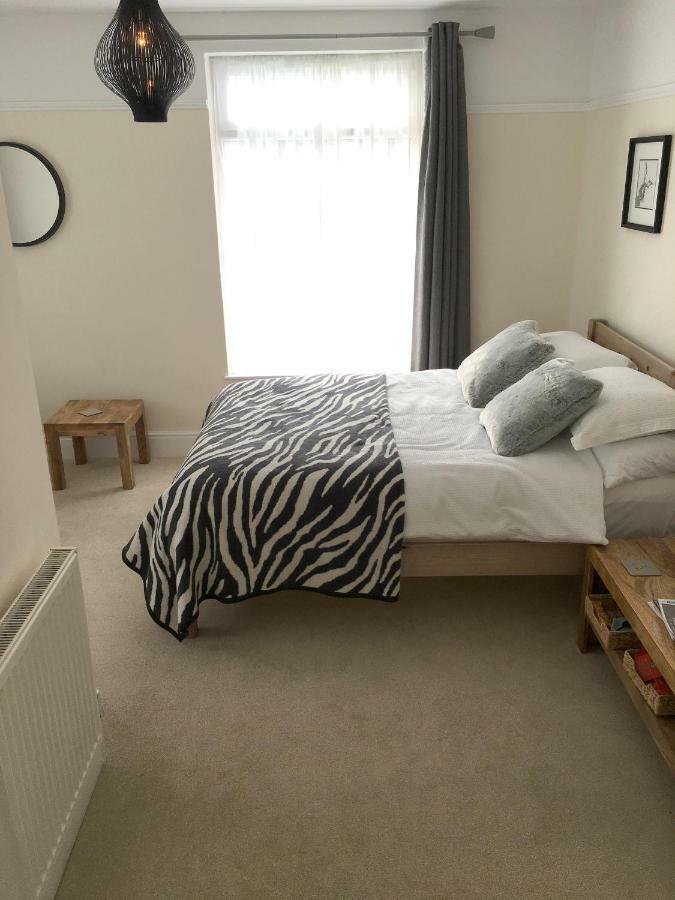 1 Ashford Road Guesthouse 레드힐 외부 사진