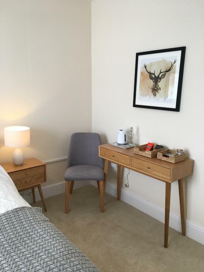 1 Ashford Road Guesthouse 레드힐 외부 사진
